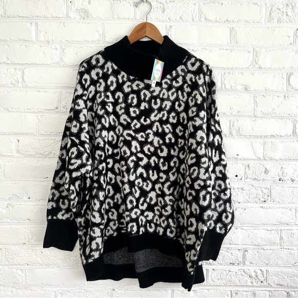 NWT Cabana by Crown & Ivy | Animal Print Mock Neck Tunic Sweater | Size Large - Picture 1 of 8